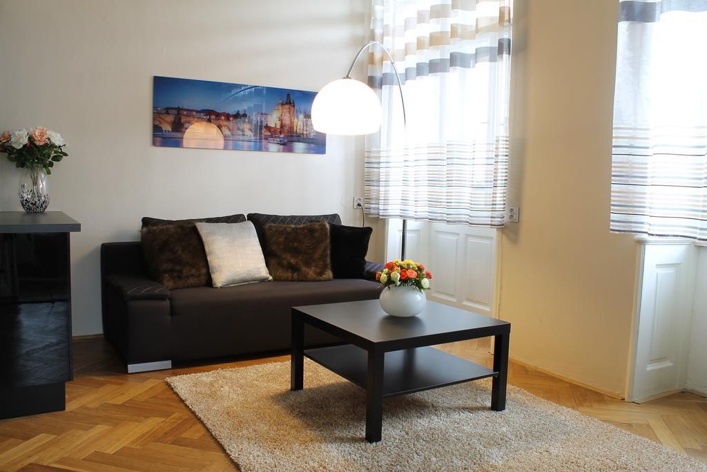 Royal Prague Apartment Celakovskeho Sady Экстерьер фото