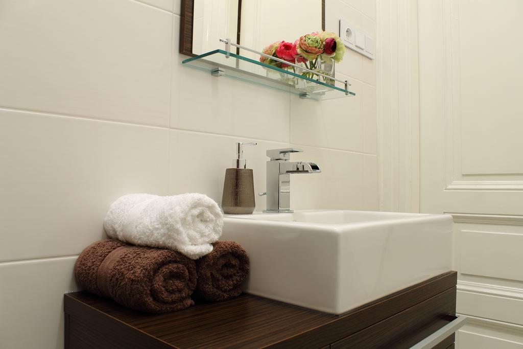 Royal Prague Apartment Celakovskeho Sady Экстерьер фото