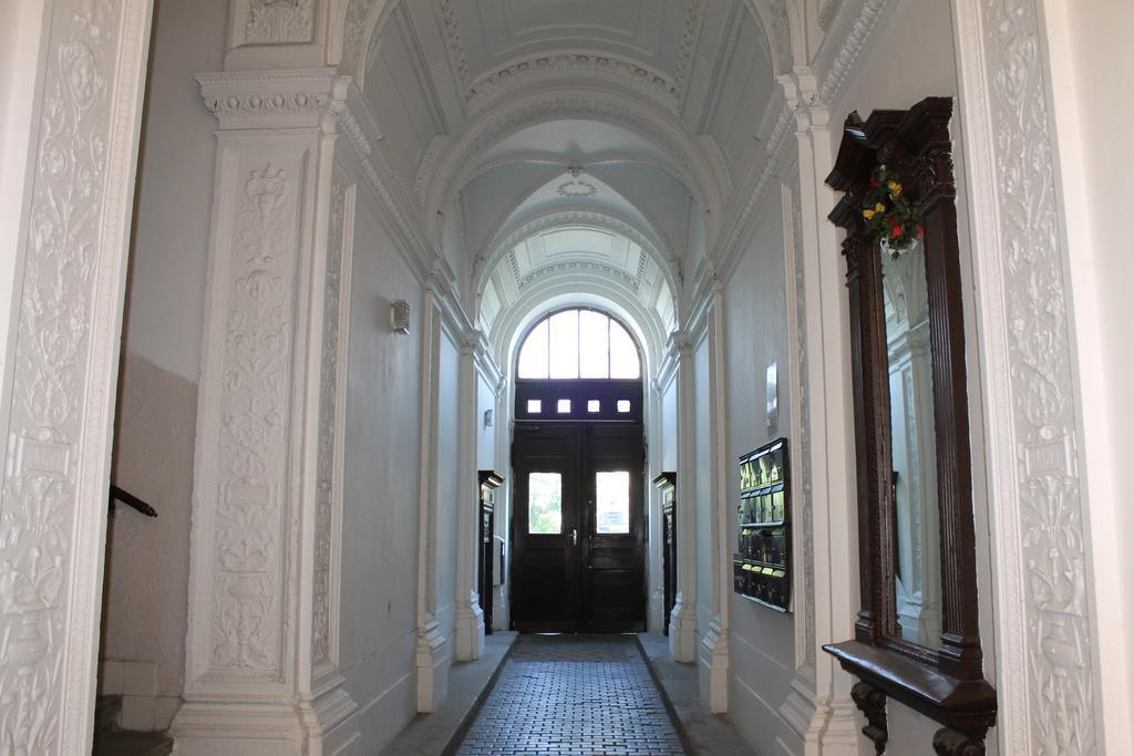 Royal Prague Apartment Celakovskeho Sady Экстерьер фото